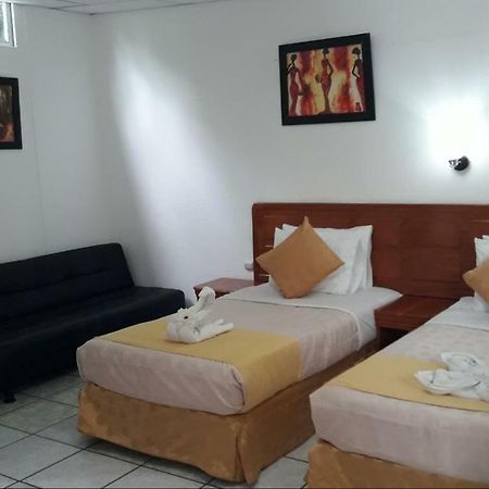 Hotel Dejavu Puerto Ayora  Esterno foto