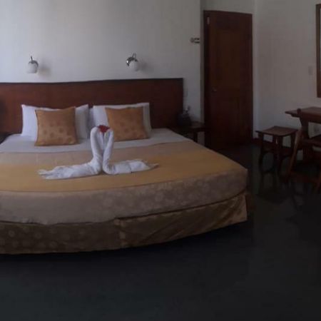 Hotel Dejavu Puerto Ayora  Esterno foto