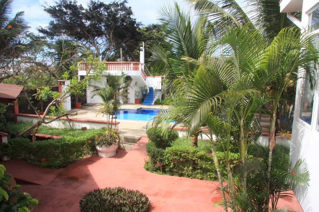 Hotel Dejavu Puerto Ayora  Esterno foto
