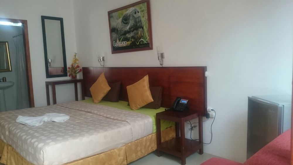 Hotel Dejavu Puerto Ayora  Esterno foto