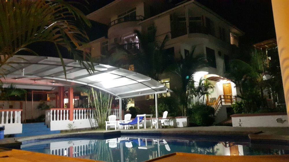 Hotel Dejavu Puerto Ayora  Esterno foto