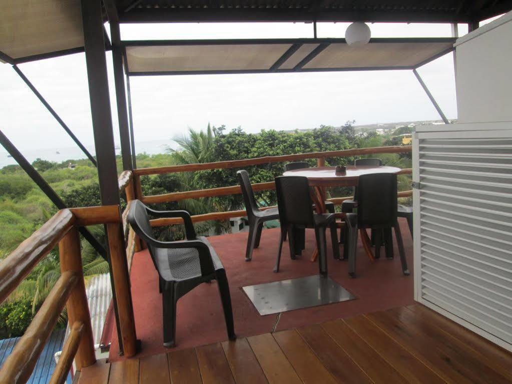 Hotel Dejavu Puerto Ayora  Esterno foto