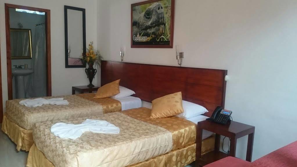 Hotel Dejavu Puerto Ayora  Esterno foto