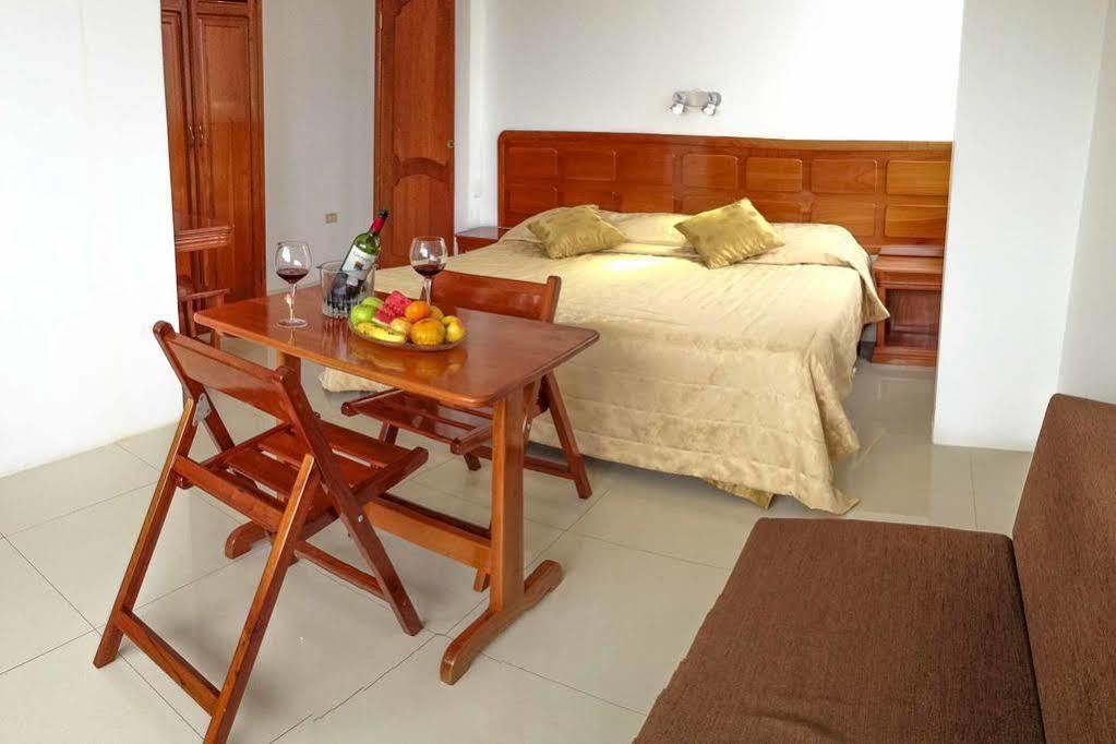 Hotel Dejavu Puerto Ayora  Esterno foto