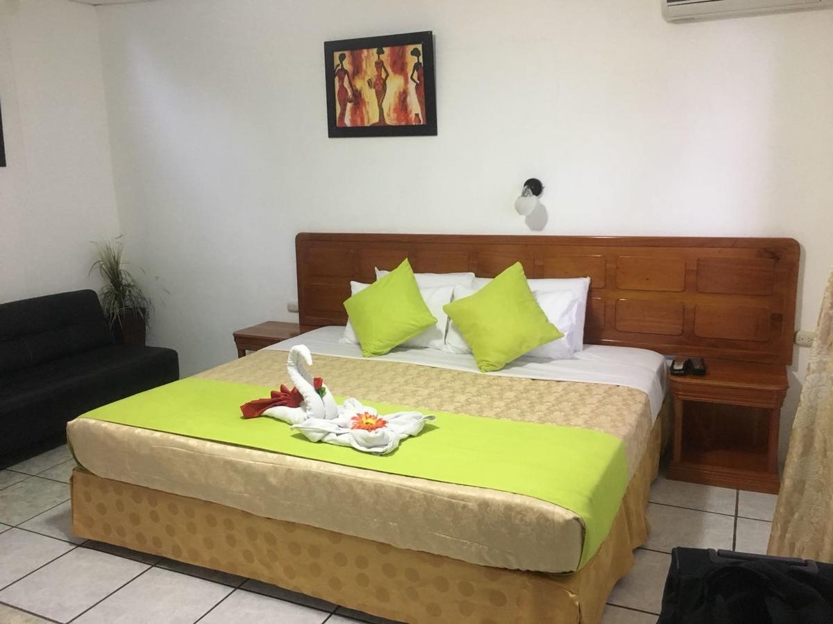 Hotel Dejavu Puerto Ayora  Esterno foto