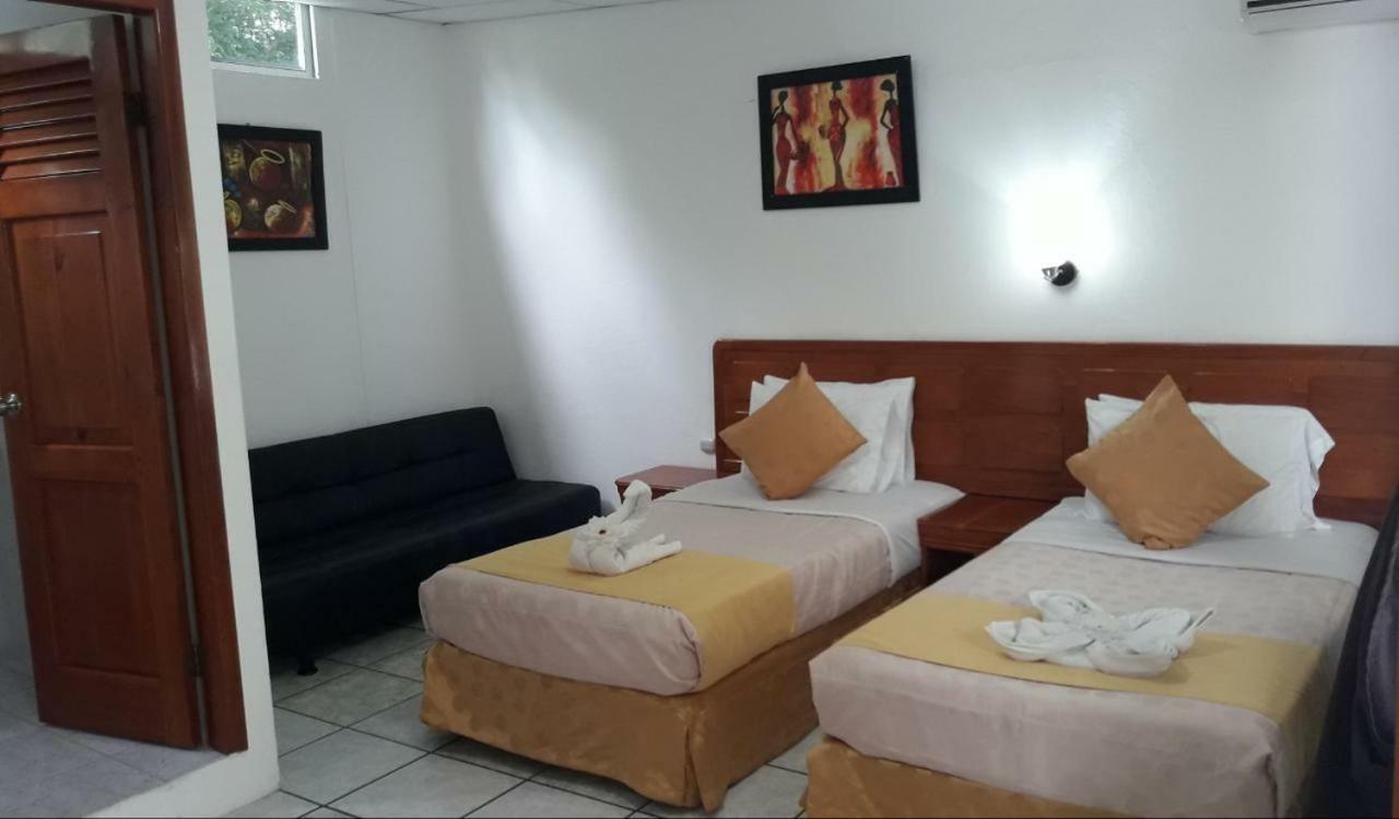 Hotel Dejavu Puerto Ayora  Esterno foto