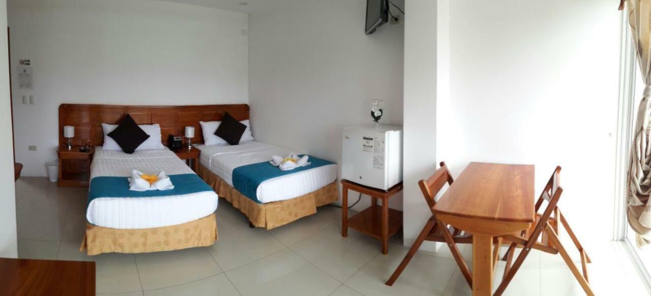 Hotel Dejavu Puerto Ayora  Esterno foto